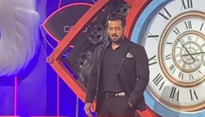 Salman Khan REACTS to rumours of him charging Rs 1,000 crore for &#039;Bigg Boss 16&#039;!