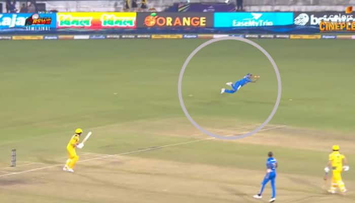 Suresh Raina takes a stunning catch during IND-L vs AUS-L match, fans can&#039;t keep calm - WATCH