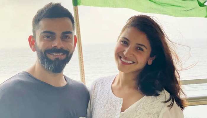 IND vs SA 1st T20: Virat Kohli on VIDEO CALL with wife Anushka Sharma on team bus, Virushka fans love it