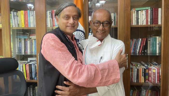 ‘It's a friendly contest and not BATTLE between RIVALS': Shashi Tharoor after meeting Digvijaya Singh
