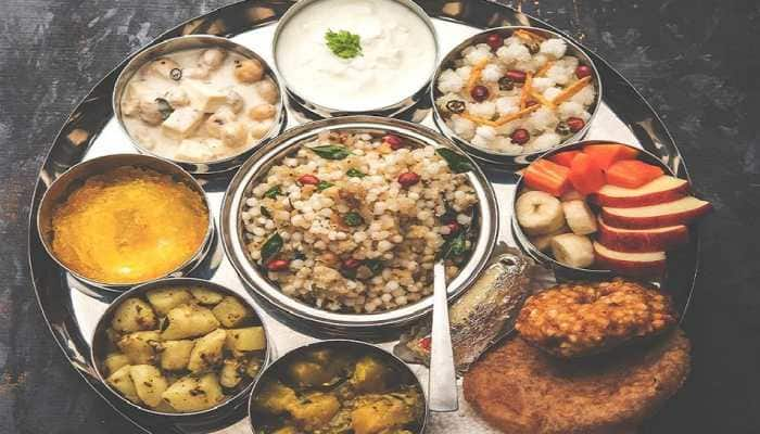 Traveling while Navratri fast is NOT a problem anymore, get food on the wheels! Deets inside