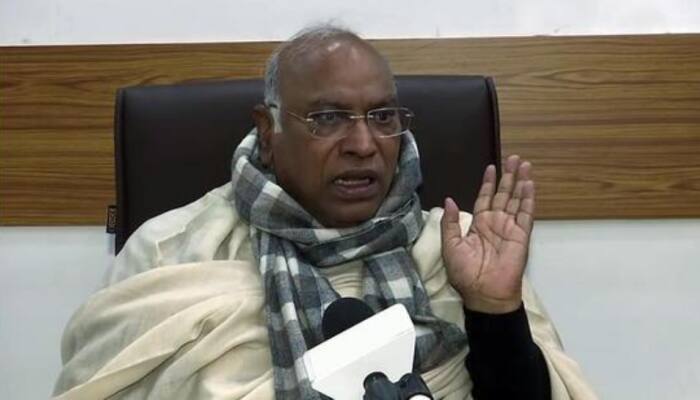 After Digvijaya Singh, Mallikarjun Kharge enters Congress presidential race, set to file his nomination today