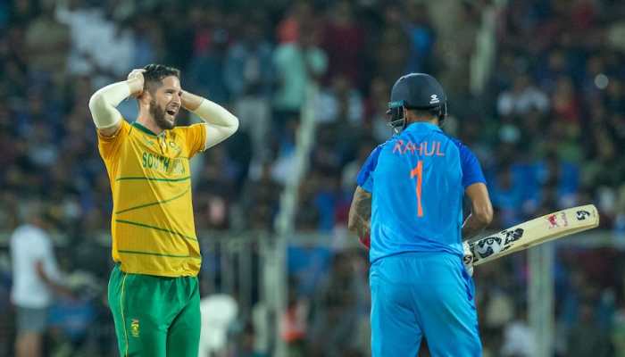 LIVE India vs South Africa 2nd T20I: Match stopped due to bad lights