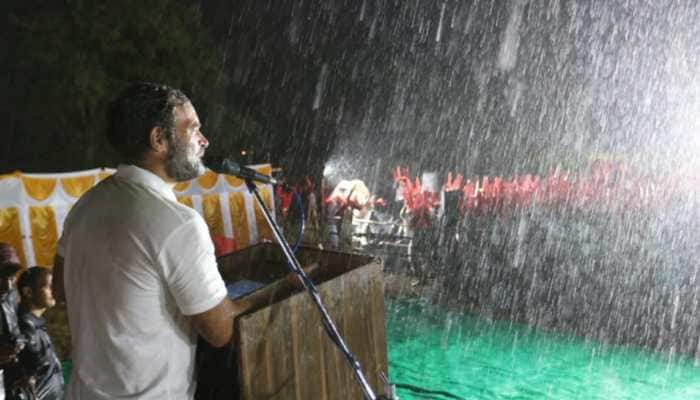 WATCH: Rahul continues addressing rally in Mysuru amid heavy rains, says &#039;Nothing can stop us&#039;