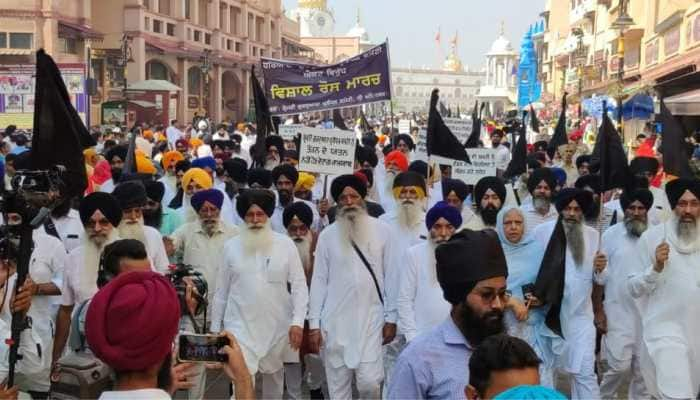 SGPC blames govt for adopting biased standards