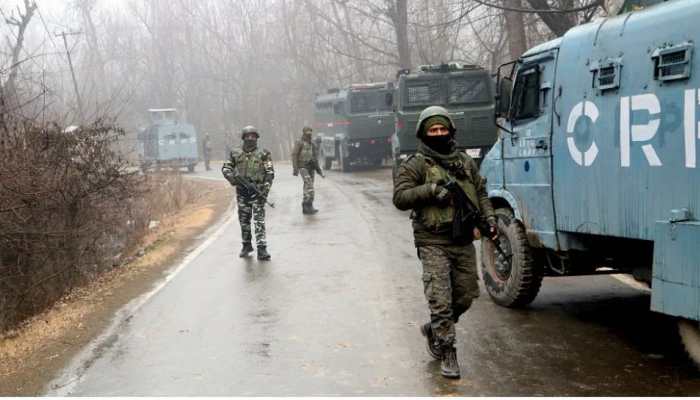 Hizbul terrorist captured by security forces in J&amp;K&#039;s Awantipora; arms and ammunition recovered