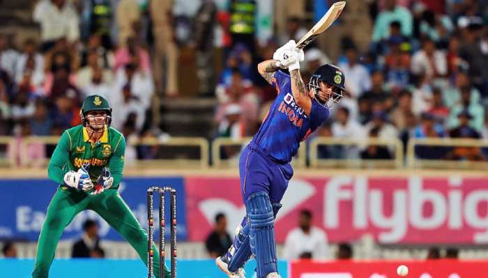 WATCH: Hometown hero Ishan Kishan meets fans in Ranchi after match-winning knock in 2nd ODI WATCH: Hometown hero Ishan Kishan meets fans in Ranchi after match-winning knock in 2nd ODI