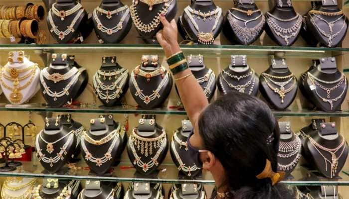 Gold price today 11 October 2022: MASSIVE FALL in Gold prices ahead of Dhanteras; check rates in your city today