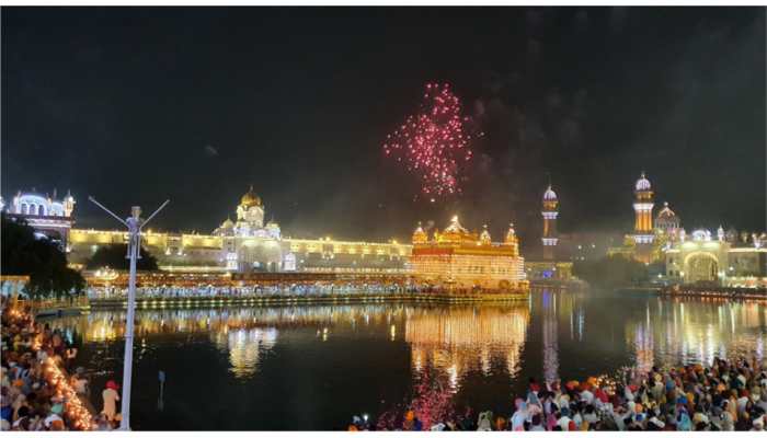 Golden Temple shines amid fireworks on the occasion of Parkash Purab- WATCH