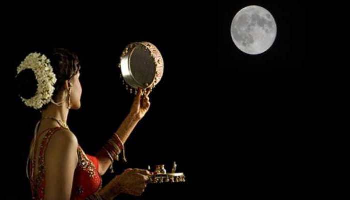 Karwa Chauth 2022 Moon Sighting: How to break fast if the moon is not visible, city-wise moon rise timings | Culture News | Zee News