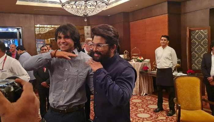 Olympic gold medalist Neeraj Chopra does &#039;Pushpa&#039; gesture with &#039;Indian of the Year&#039; Allu Arjun, video goes viral - Watch