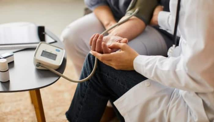 Research: Women have lower &#039;&#039;normal&#039;&#039; blood pressure range than men 