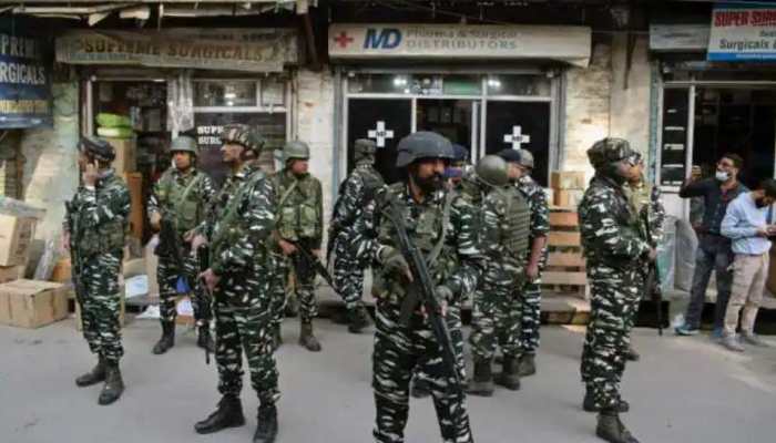 Hybrid Lashkar terrorist nabbed after grenade attack kills 2 migrant labourers in J&amp;K&#039;s Shopian