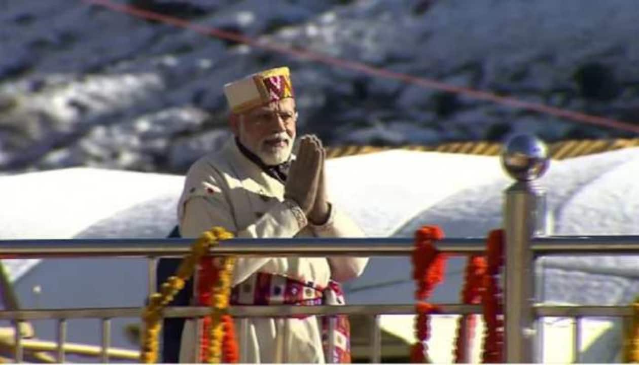 PM Narendra Modi fulfils a PROMISE, wears 'SPECIAL DRESS with ...