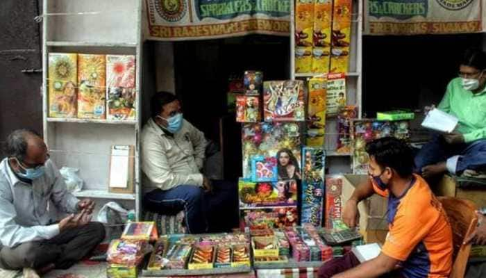 Delhi minister&#039;s STRONG STATEMENT on firecracker ban: Not interested in politics...