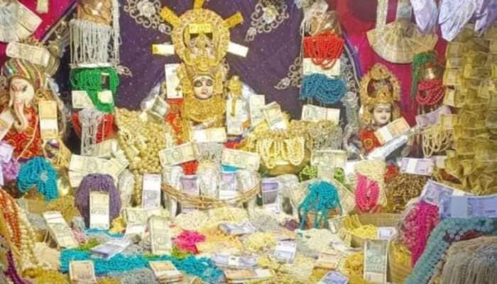 Diwali 2022: Devotees get notes, GOLD and silver as PRASAD, visit the most special temple of Maa Lakshmi HERE