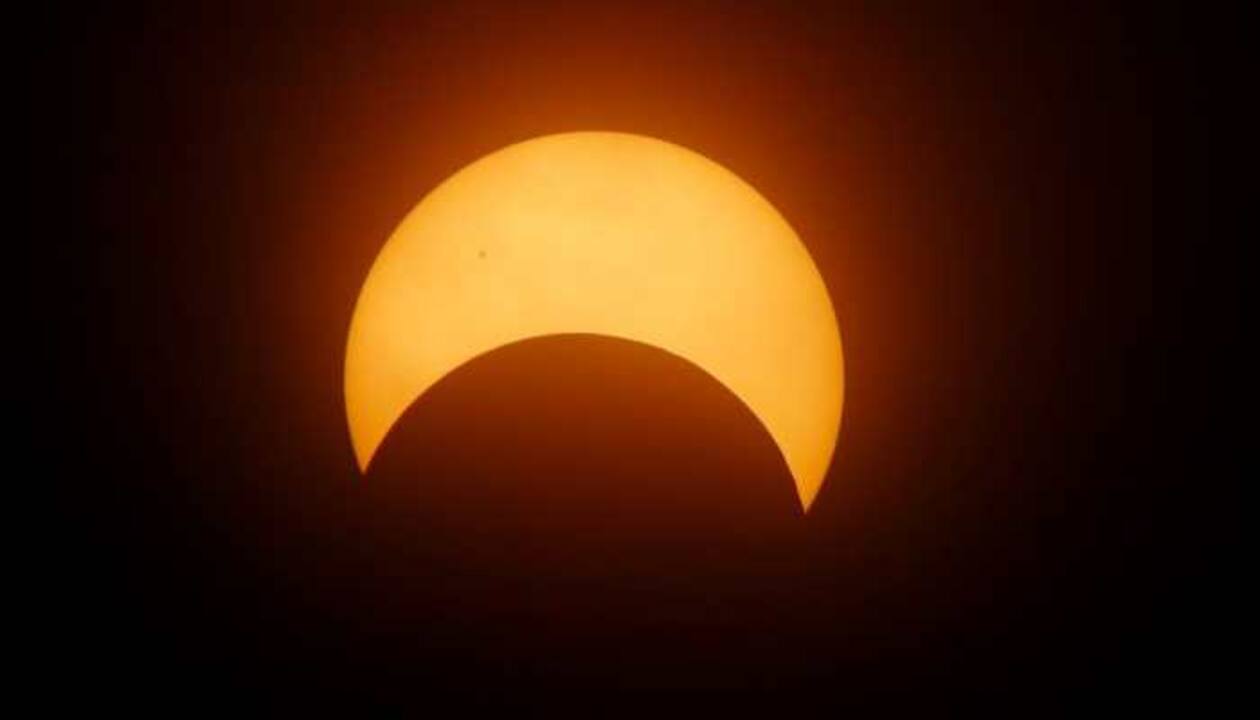 Solar eclipse 2022 LIVE updates: Year's last surya grahan ...