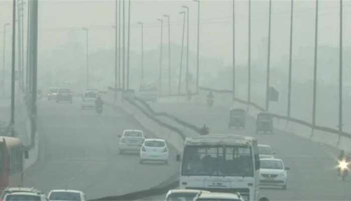 Delhi's air quality 'very poor' on morning after Diwali but relatively better than 2021 | India News | Zee News