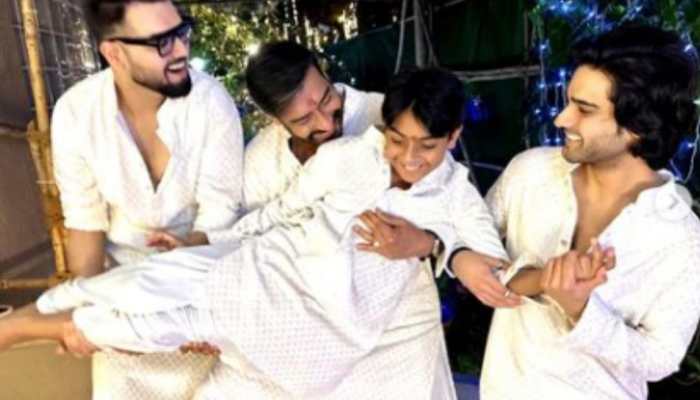 Ajay Devgn shares pics from Diwali celebration, caption reminds netizens of Amitabh Bachchan&#039;s &#039;Mohabbatein&#039;-See