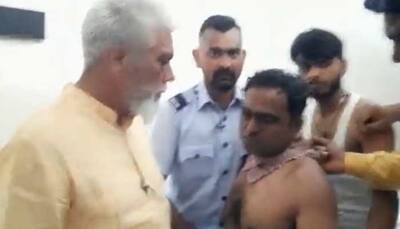 Maharashtra minister stops robbery; nabs thief red-handed, forces him to surrender
