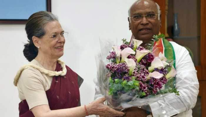 &#039;Feeling relieved&#039;, says Sonia Gandhi as Kharge formally takes over as Congress president