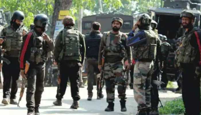 Terrorist killed in encounter in Jammu and Kashmir&#039;s Kulgam; another held alive in Baramulla