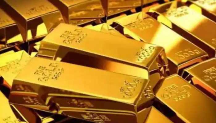 Two Indian nationals held with gold worth Rs 1.39 crore at Mumbai Airport