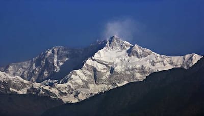 No need to go to Darjeeling, Mount Kanchenjunga can also be seen from HERE- See beautiful PICS