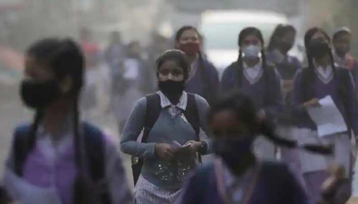 NCPCR demands Delhi govt to SHUT schools amid &#039;SEVERE&#039; air quality