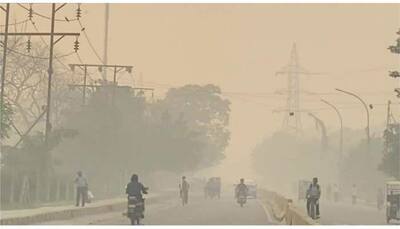 Delhi wakes up to thick smog; Noida remains in ‘severe’ category