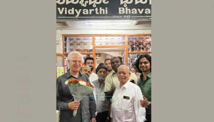 Starbucks co-founder eats Masala Dosa &amp; drinks filter coffee in Bengaluru -- Details inside