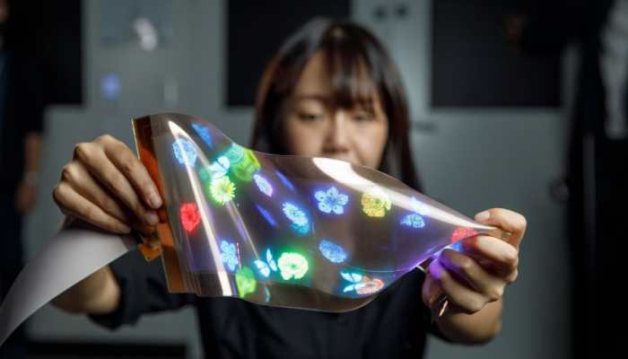 LG unveils world's first stretchable display; Can stretch from 12-inch to 14-inch without distortion