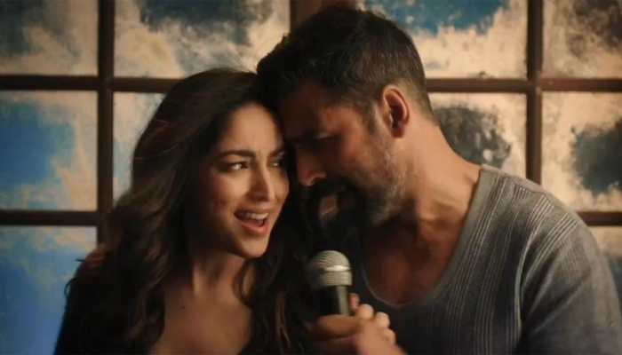 Akshay Kumar and Yami Gautam&#039;s &#039;fresh&#039; chemistry in latest TVC appeals to fans, netizens call it &#039;awesome&#039; - Watch