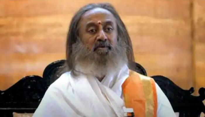 Sri Sri Ravi Shankar presented with Gandhi Peace Pilgrim Award in Atlanta