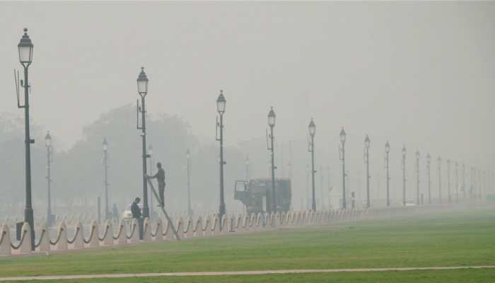 Pollution ke side-effect: Nearly 3 members in most Delhi-NCR families fallen sick, says survey