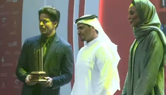 Shah Rukh Khan receives Global Icon of Cinema and Cultural Narrative award at SIBF 2022