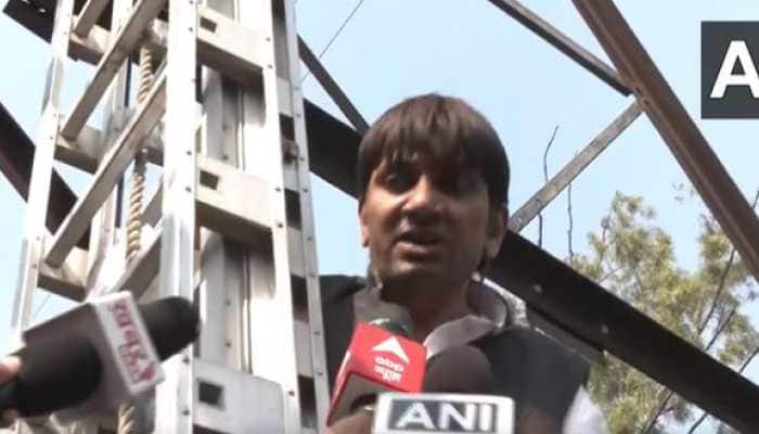 Denied ticket for MCD polls, ex-AAP councillor does a SHOLAY scene - WATCH