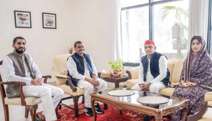 Mainpuri Lok Sabha bypoll: Samajwadi Party chief Akhilesh Yadav, Dimple Yadav meet &#039;chacha&#039; Shivpal, seek his blessings