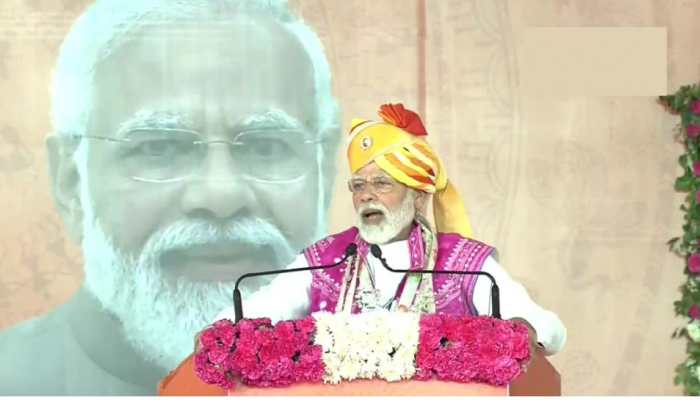 ‘Congress mocked me for wearing tribal attire’: Narendra Modi in Gujarat’s Bharuch district