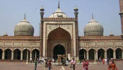 Delhi's Jama Masjid BANS entry of women visiting alone or in group; DCW issues notice