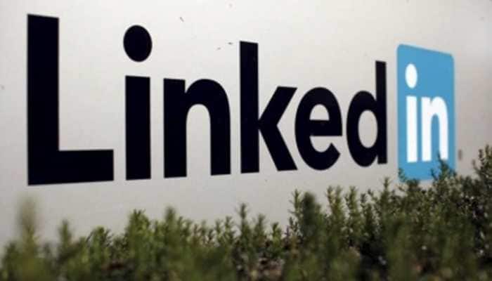 LinkedIn to let you schedule posts to send at later time