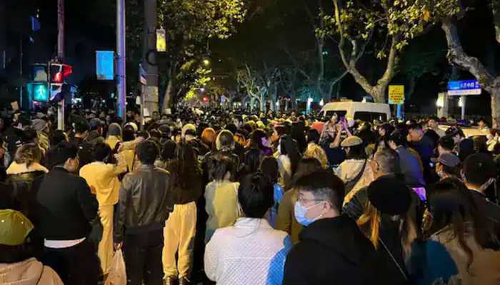 &#039;Xi Jinping STEP DOWN&#039;: Huge protests in China over strict Covid-19 curbs, thousands arrested