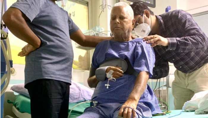 Lalu Yadav, in Singapore for kidney transplant, blames BJP&#039;s &#039;vendetta&#039; behind poor health