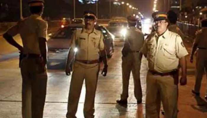 Mumbai cops hunt for man who stalk-chased minor girls in boss&#039; Mercedes