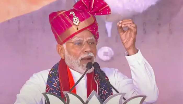 'Kaun Dega Modi ko Sabse Zyada Gaali': PM Narendra Modi ATTACKS Congress over Mallikarjun Kharge’s ‘Raavan’ jibe