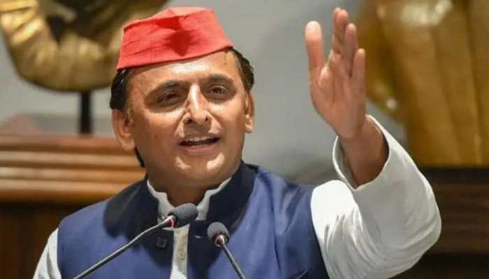 SHOCKING - '100 MLA LAO, CM BAN JAO': Akhilesh Yadav's 'OPEN OFFER' to Dy CM Keshav Maurya, Brijesh Pathak