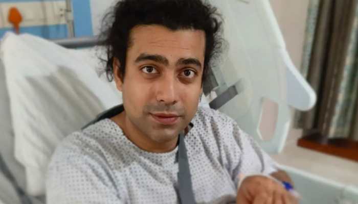 Singer Jubin Nautiyal thanks god, shares pic from hospital bed post accident