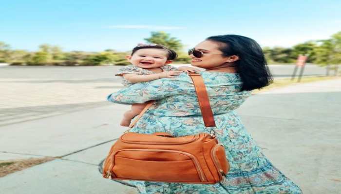 10 Things you need when travelling with a baby- checklist here!