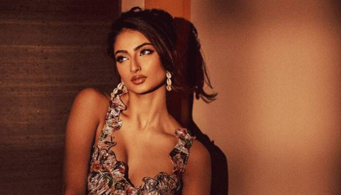 Shweta Tiwari's daughter Palak sets hearts racing in black bralette-skirt set, check out