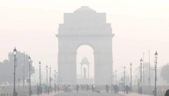 Slight improvement in Delhi&#039;s air quality, AQI stands at 363 in &#039;very poor&#039; category